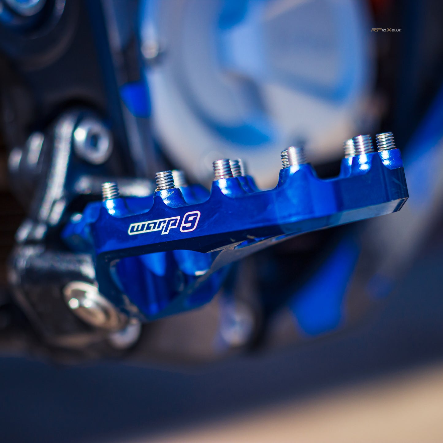 WARP 9 RACING SUR RON ULTRA BEE FOOT PEGS