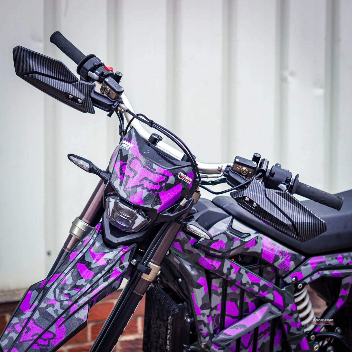 SUR RON ULTRA BEE HAND GUARD PAIR CARBON - Go Off Road Barnsley