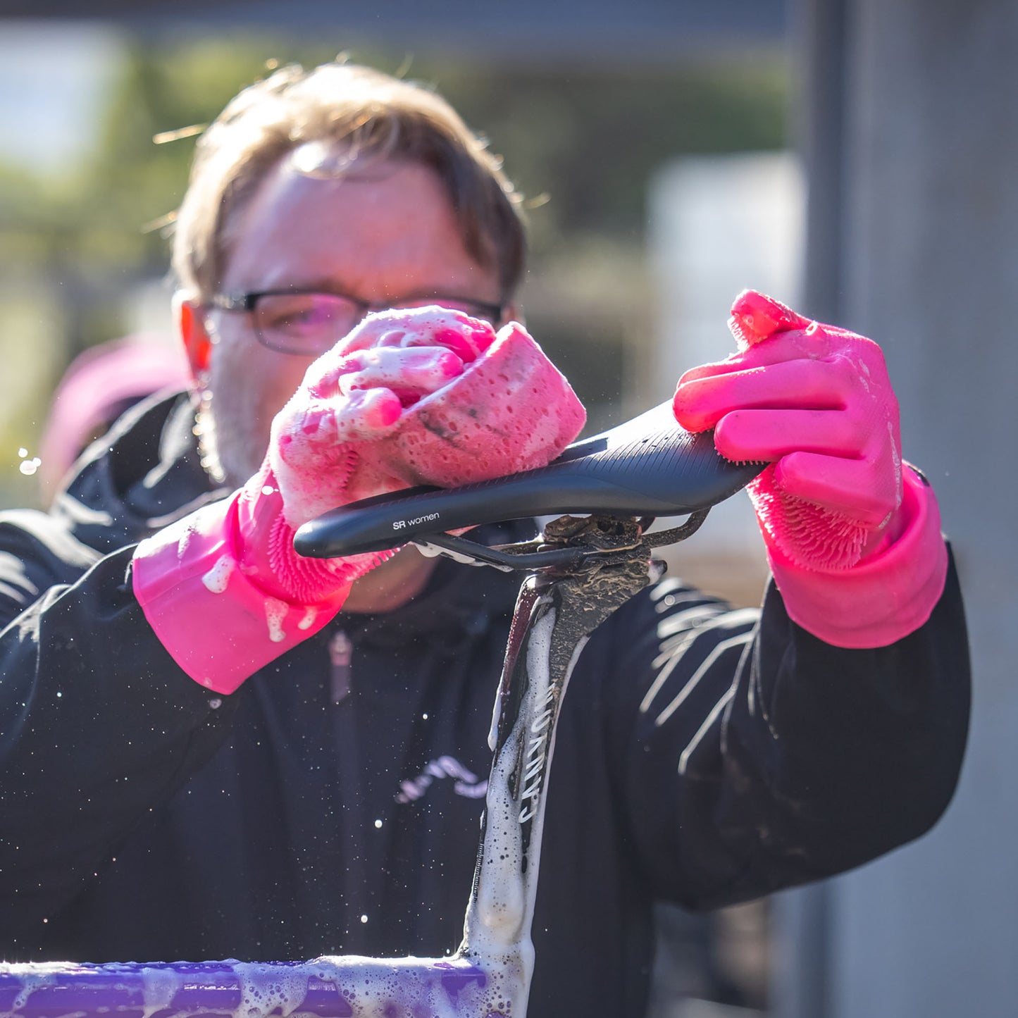 MUC OFF DEEP SCRUBBER GLOVES PINK - Go Off Road Barnsley
