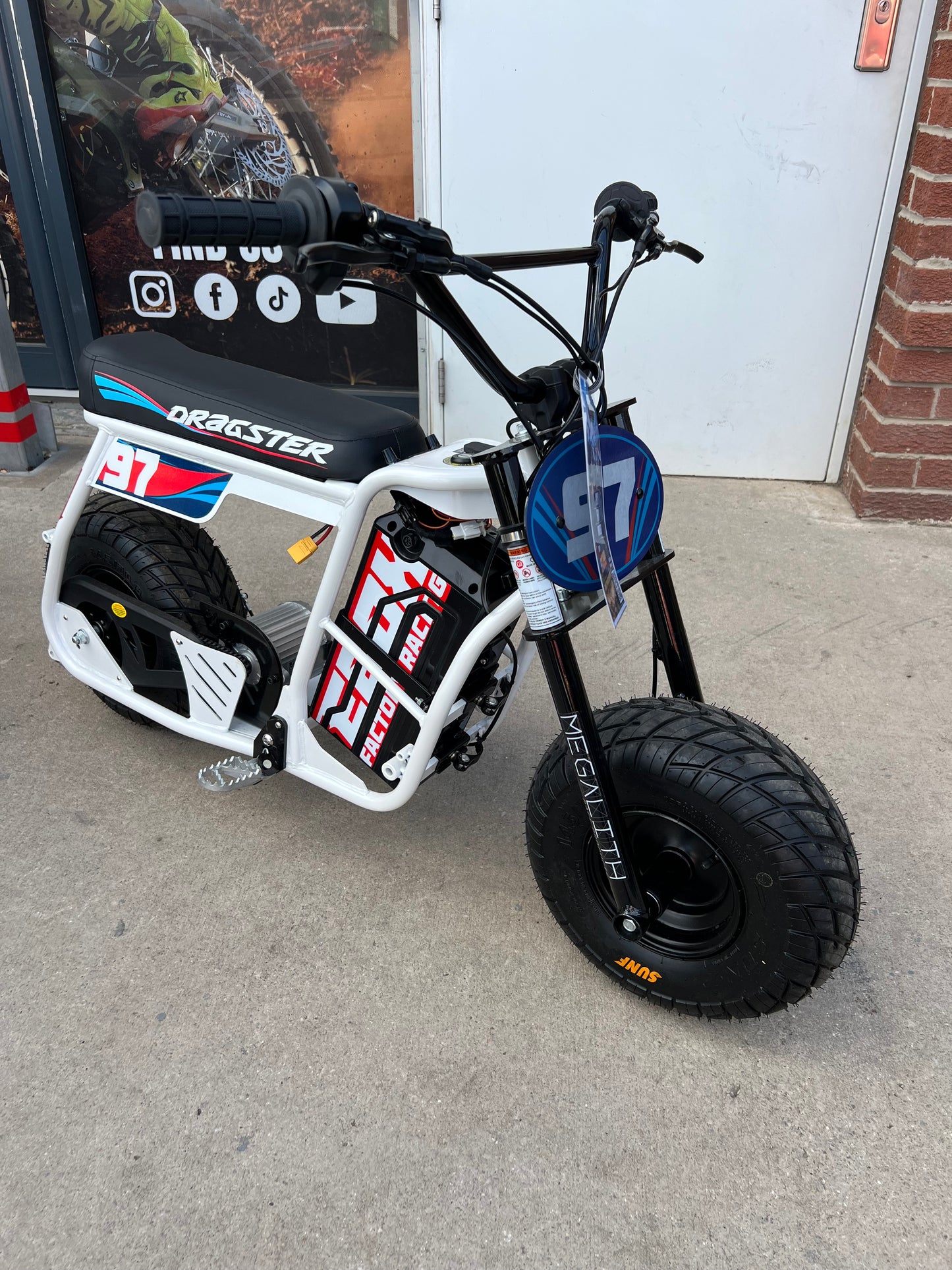 CLEARANCE EBOX DRAGSTER WHITE