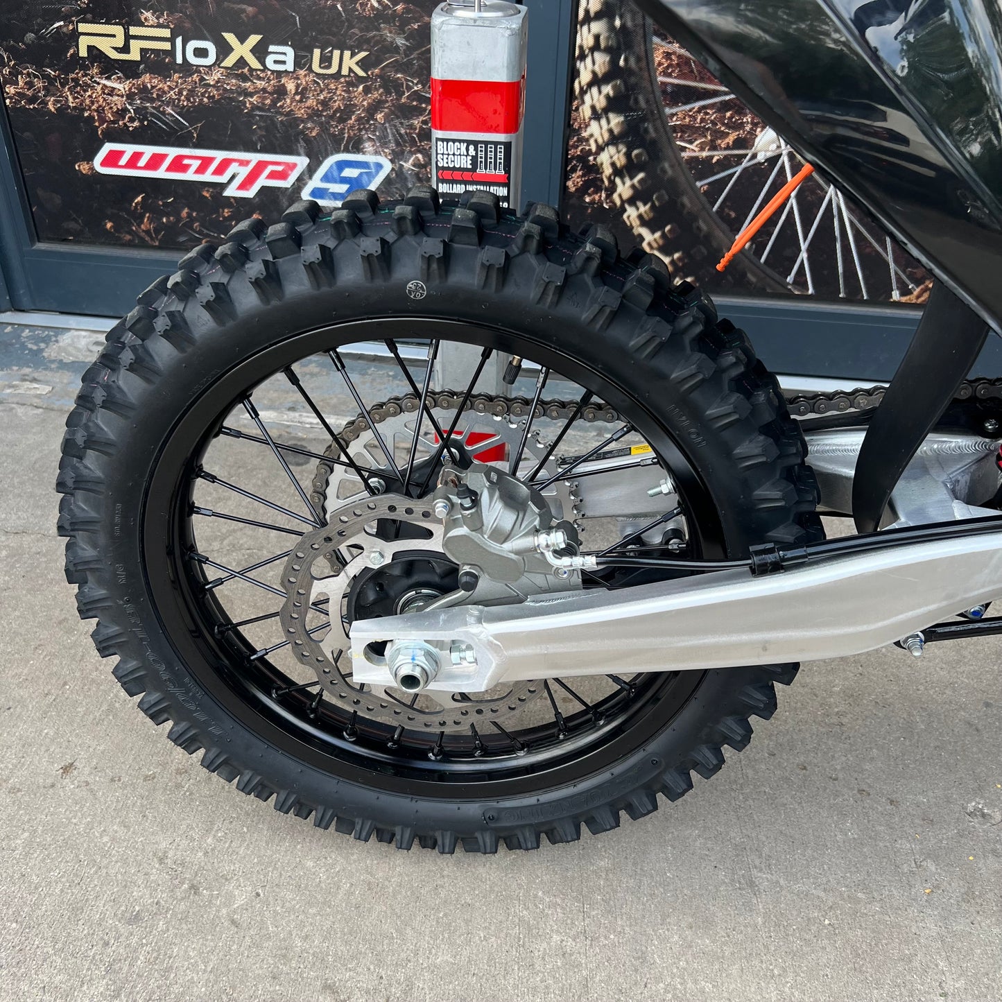 USED STOMP MOTO HAYWIRE BLACK