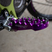 Full-E Charged Black Foot Peg with Coloured Pins Set for Light Bee / Talaria MX