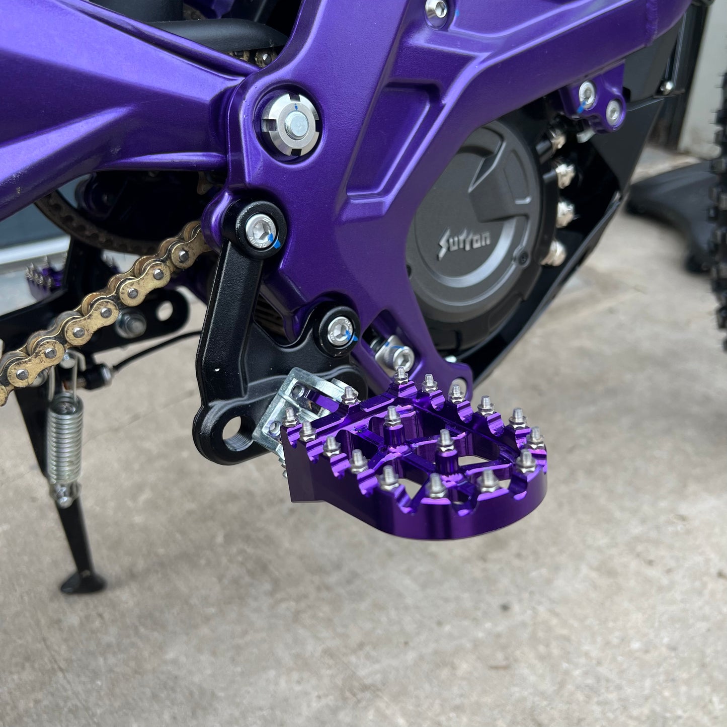 USED 2025 SUR RON L1E PURPLE