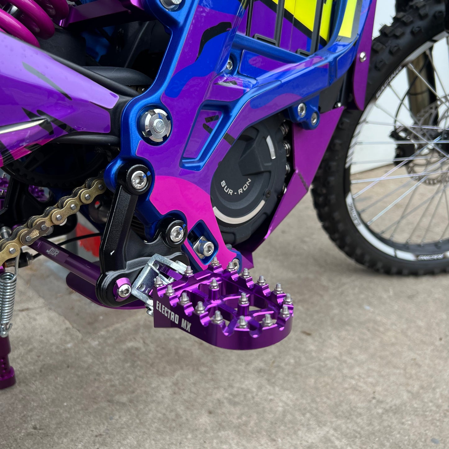 USED 2022 SUR RON LIGHT BEE WITH UPGRADES