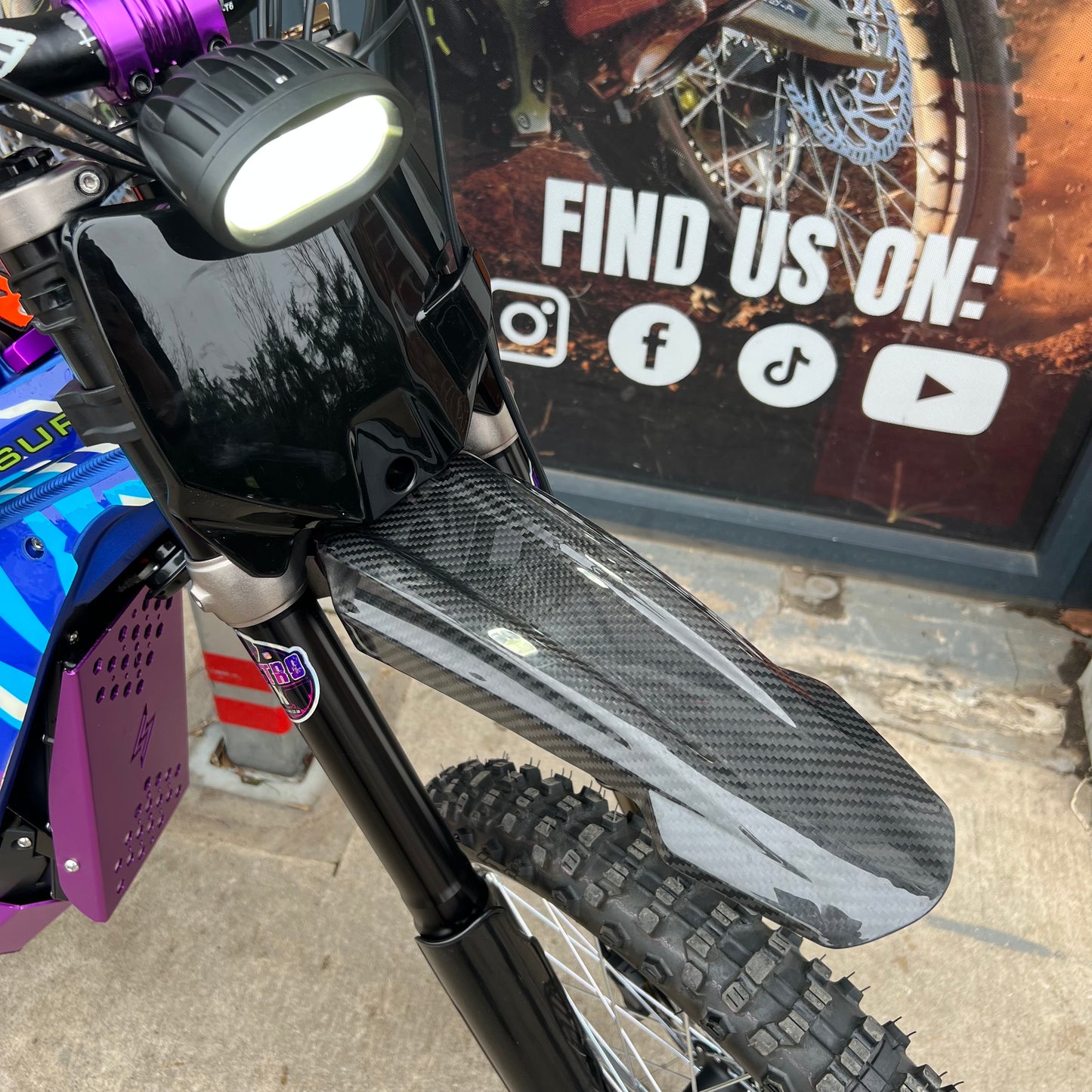 USED 2022 SUR RON LIGHT BEE WITH UPGRADES