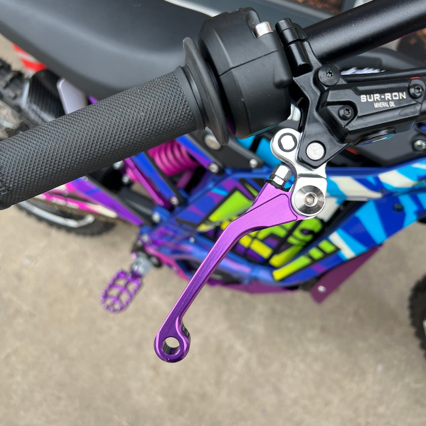 USED 2022 SUR RON LIGHT BEE WITH UPGRADES