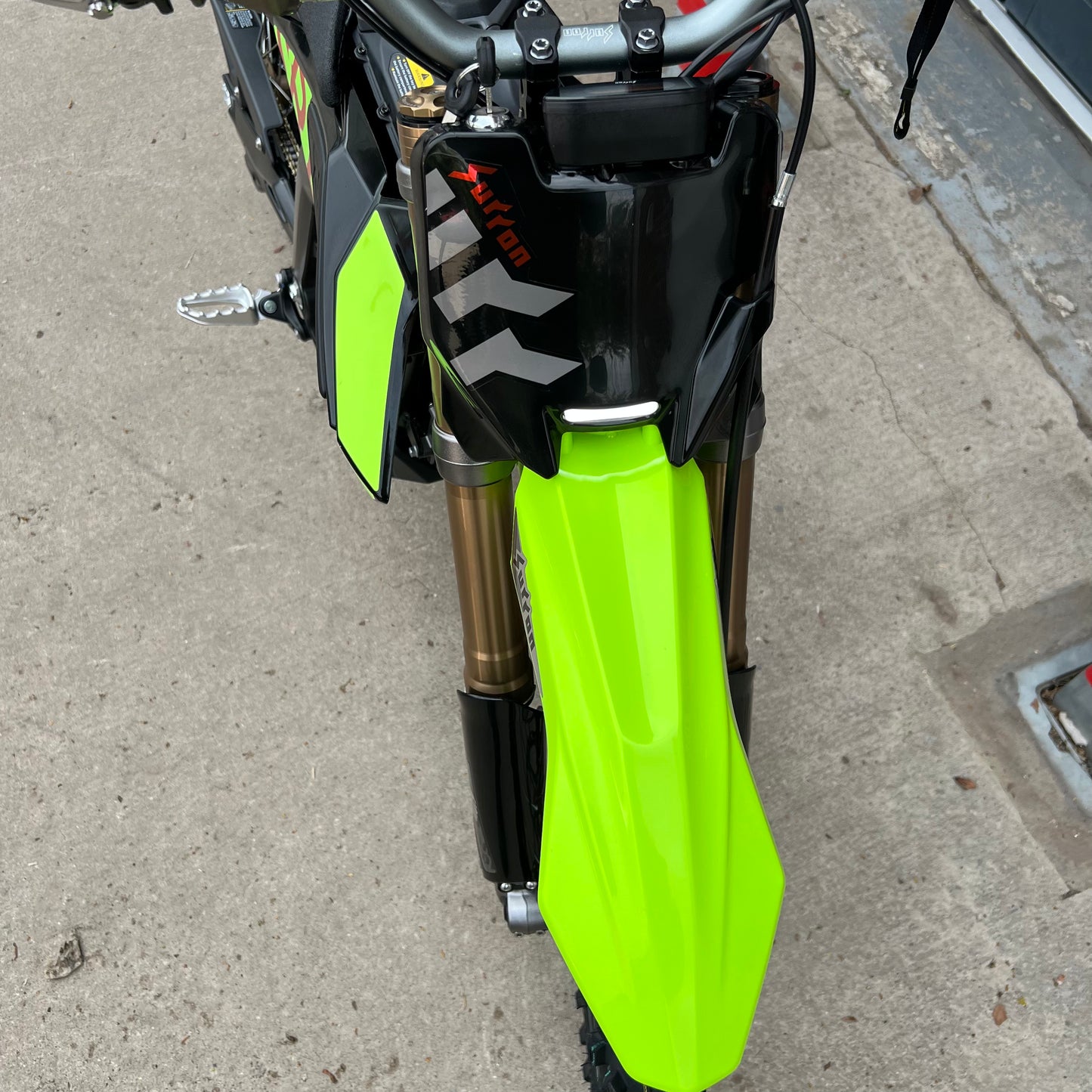 USED SURRON HYPER BEE GREEN BIG WHEEL