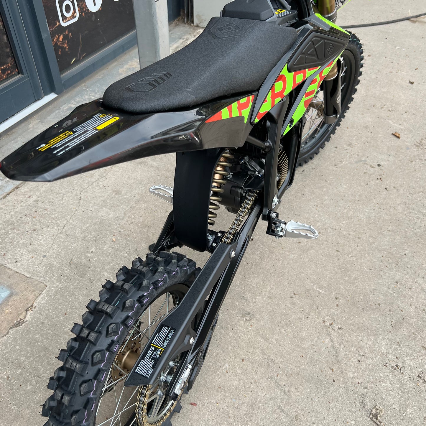 USED SURRON HYPER BEE GREEN BIG WHEEL