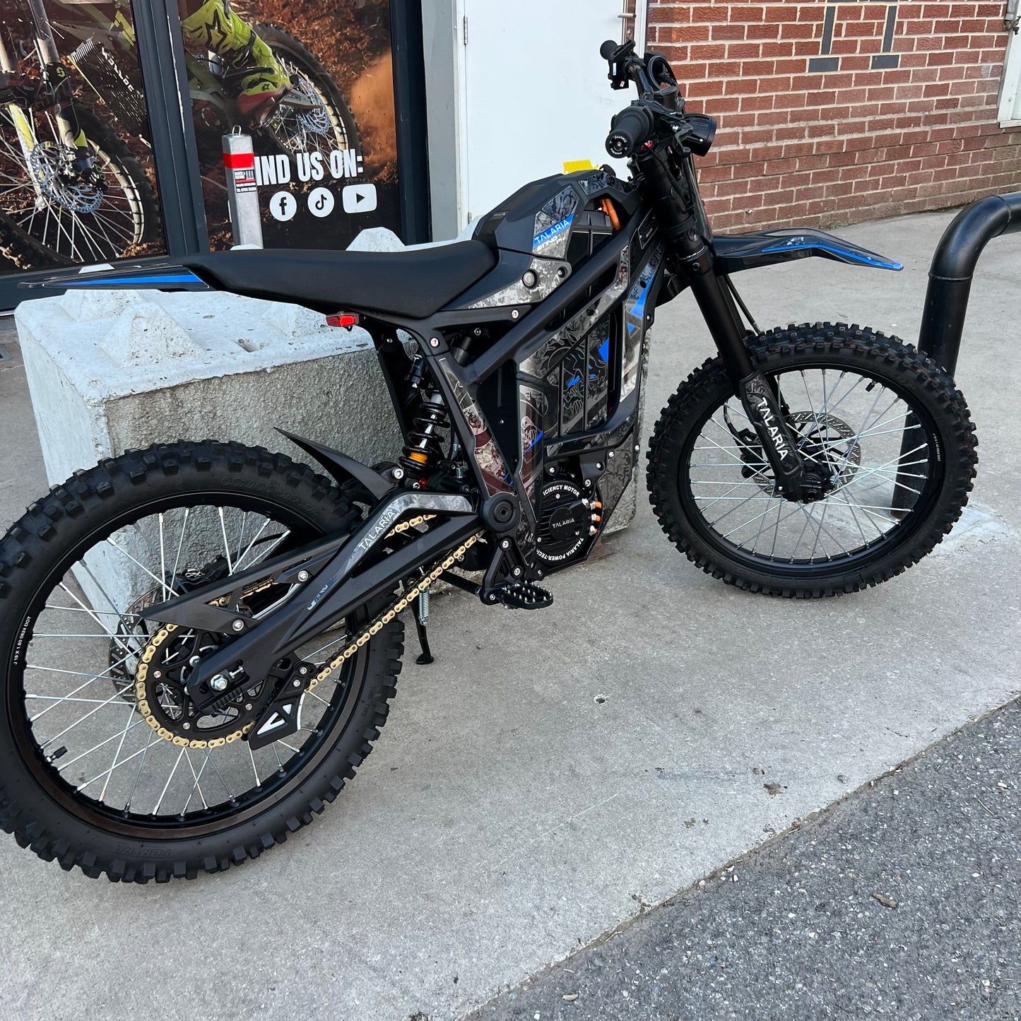 USED TALARIA STING PRO BLACK/BLUE