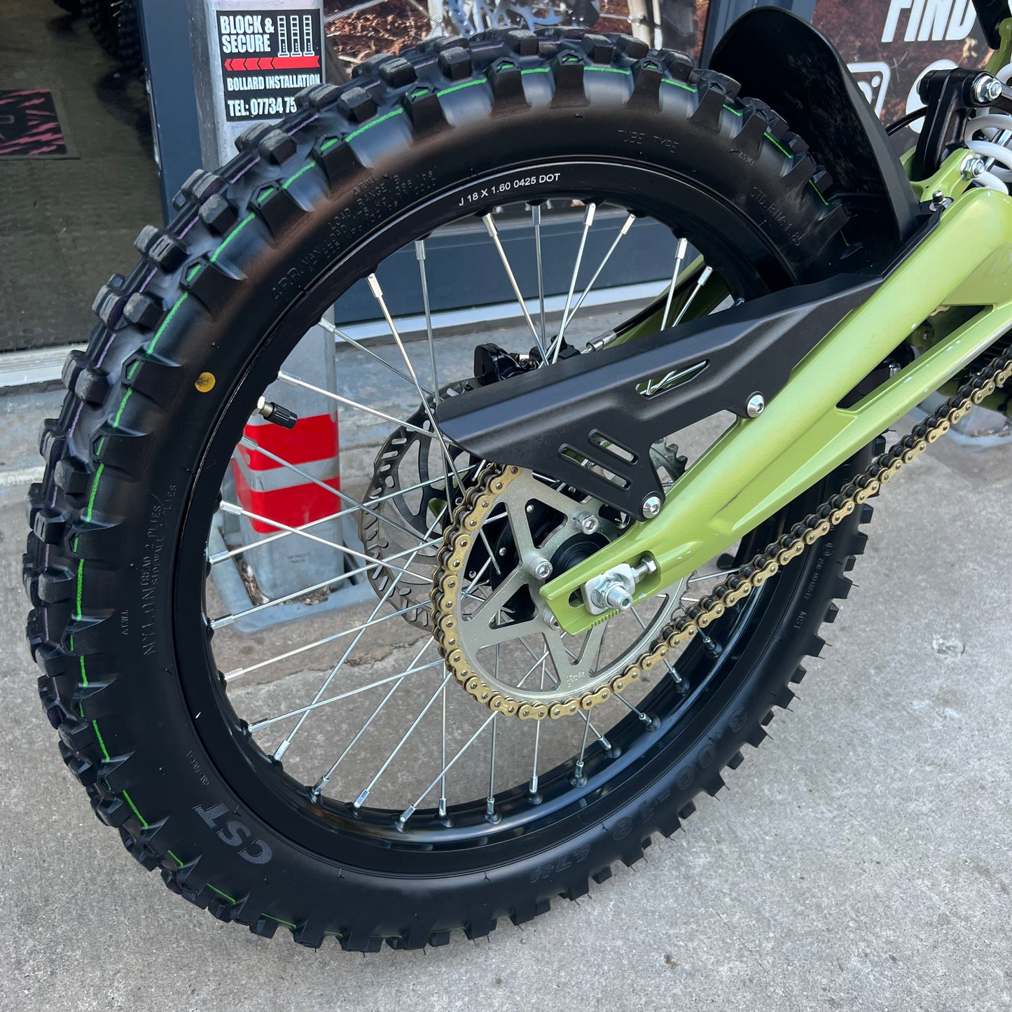 USED 2025 SUR RON LIGHT BEE GREEN