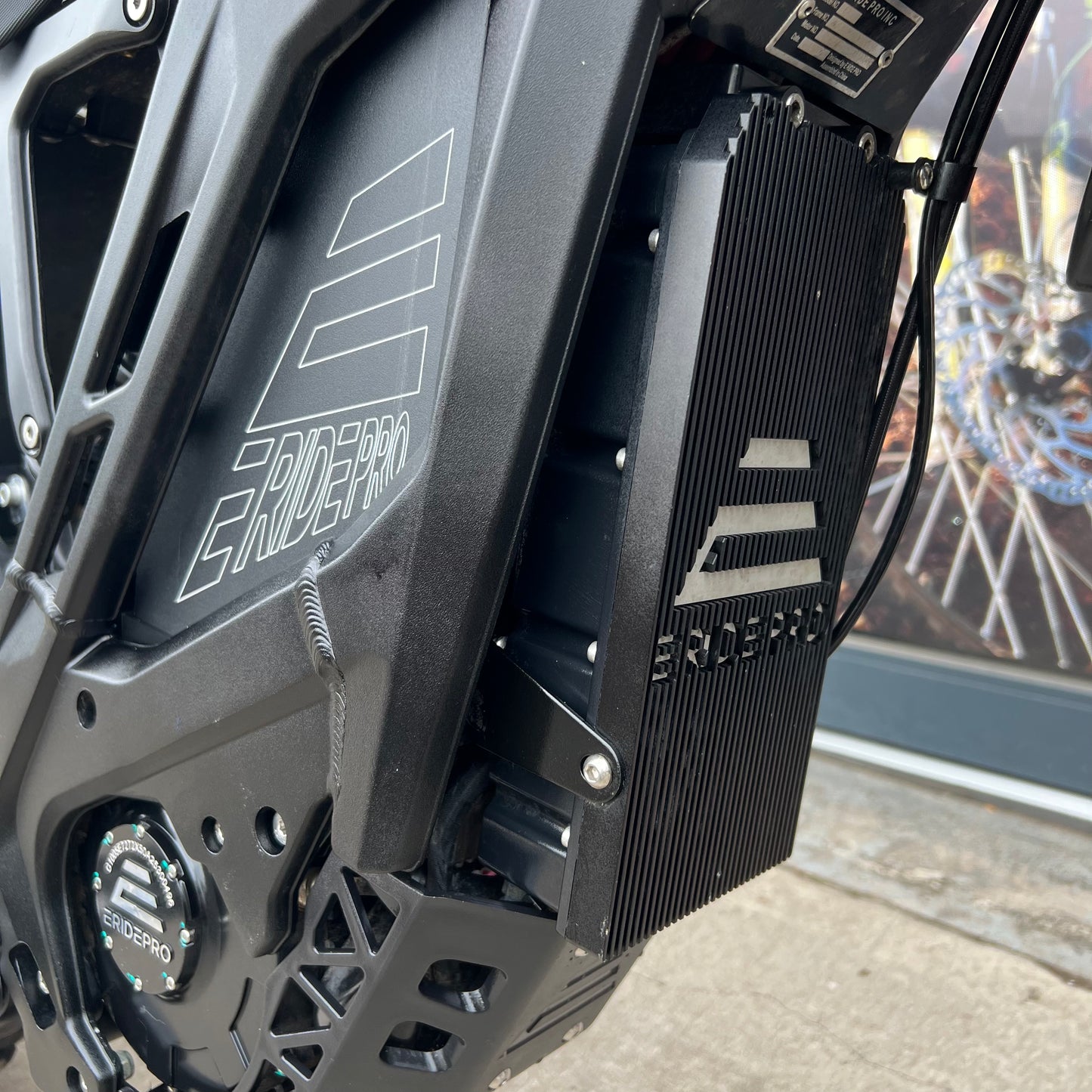 USED E-RIDE PRO SR BLACK 19"/18"