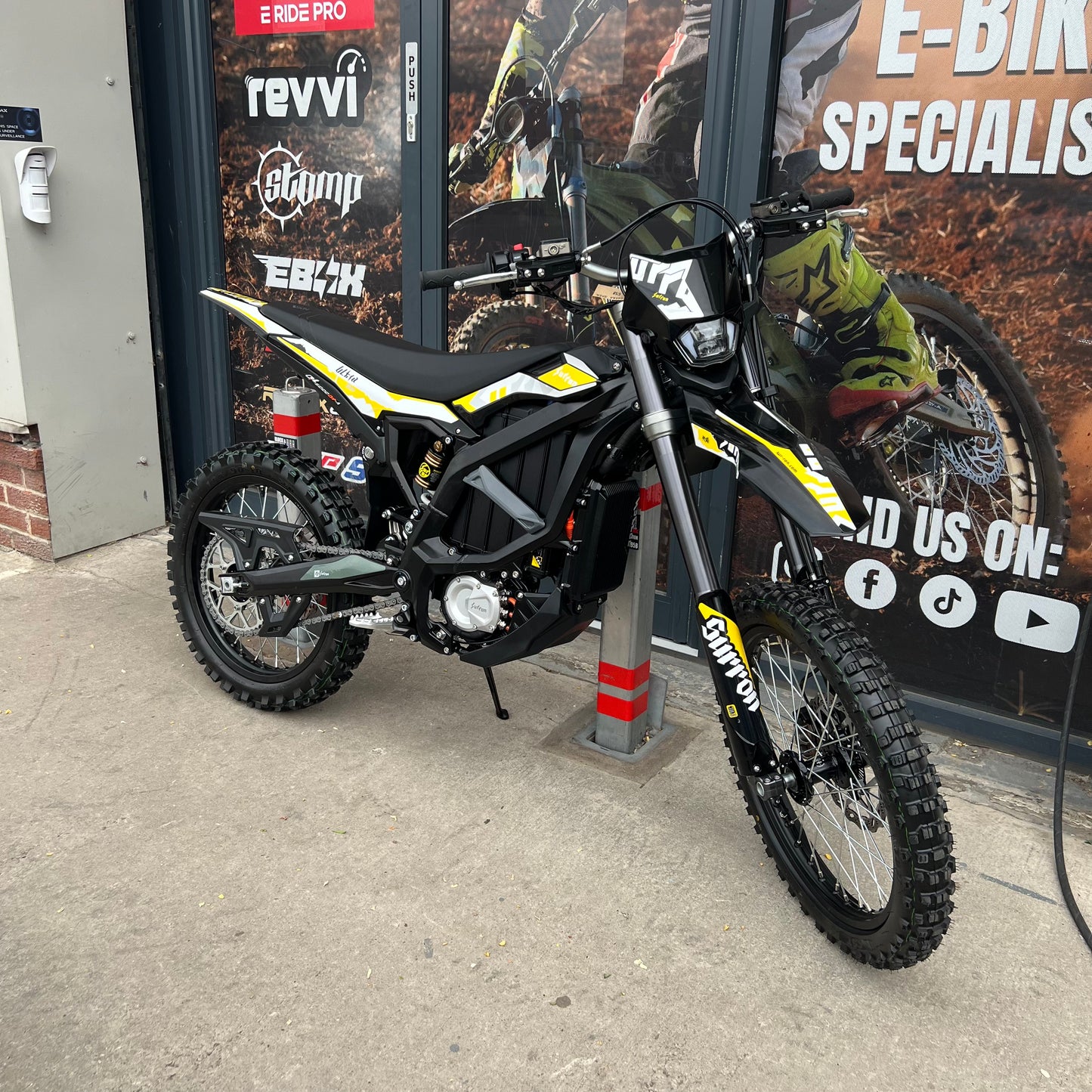 USED 2024 SUR RON ULTRA BEE X BLACK