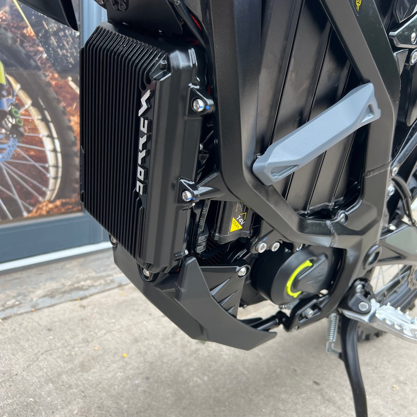 USED 2024 SUR RON ULTRA BEE X BLACK