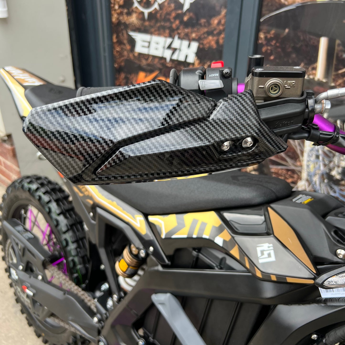 USED SUR RON ULTRA BEE T 2025 BLACK