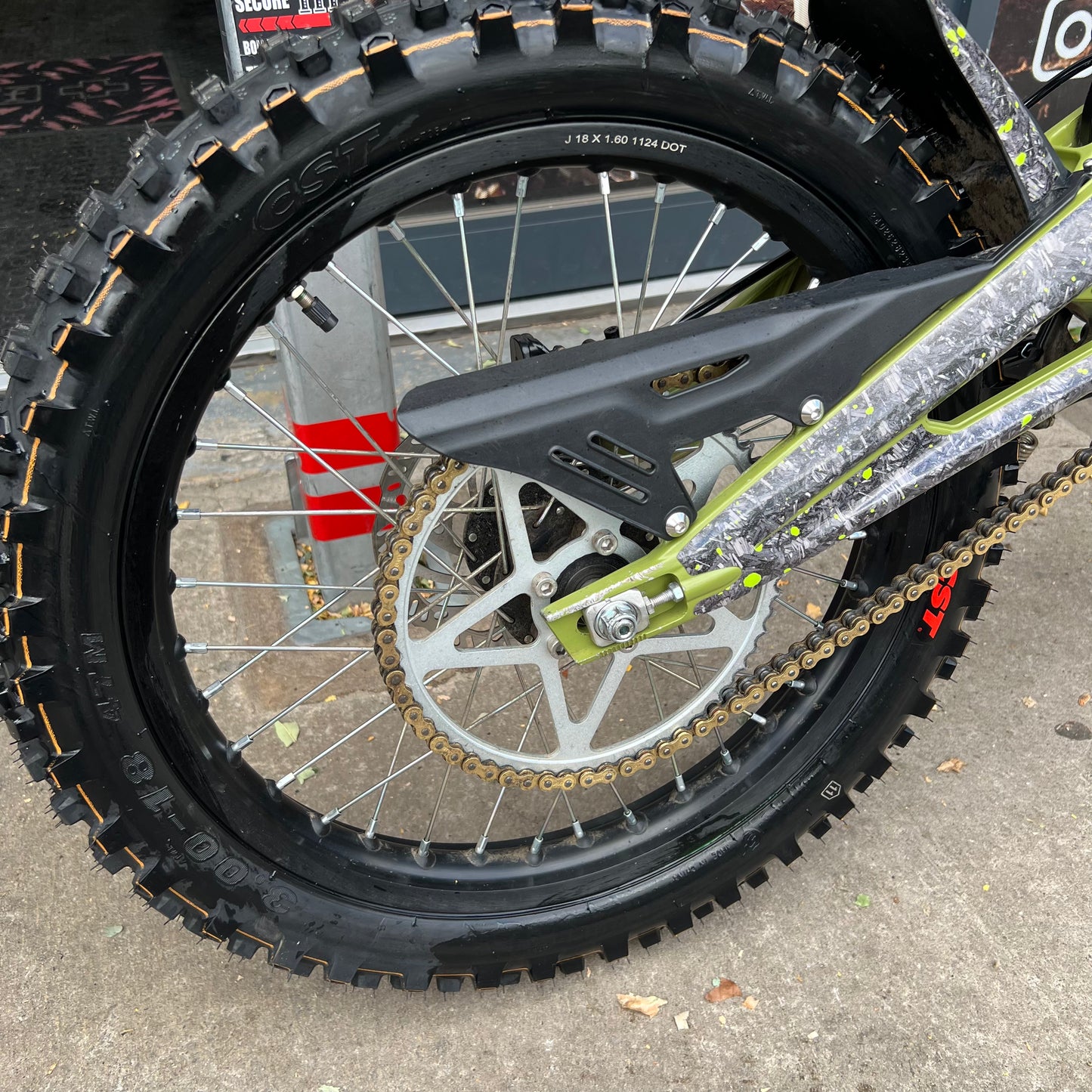 USED SUR RON LIGHT BEE X 2025 WITH GRAPHICS KIT
