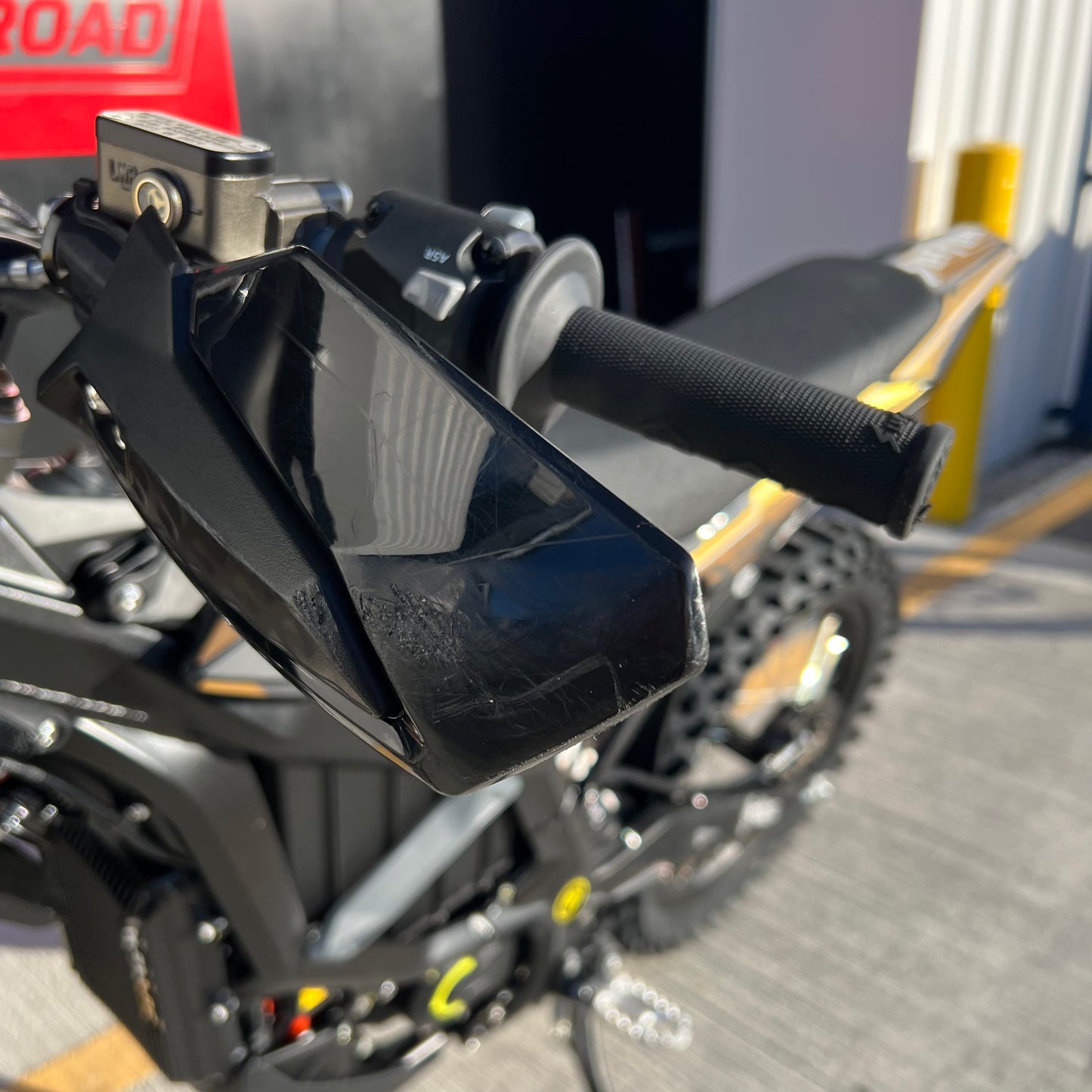 USED SUR RON ULTRA BEE X 2026 BLACK