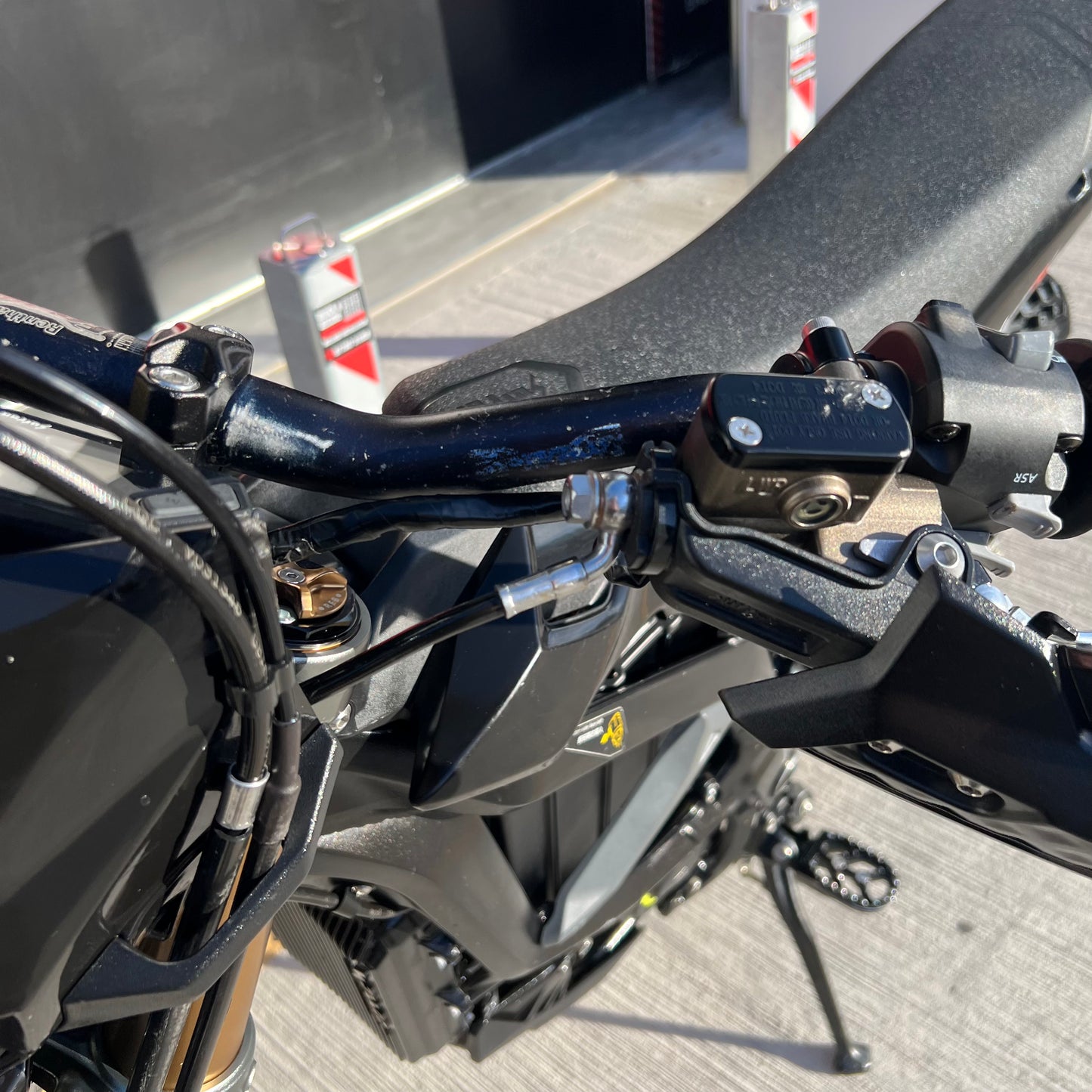 USED SUR RON ULTRA BEE X 2025 BLACK