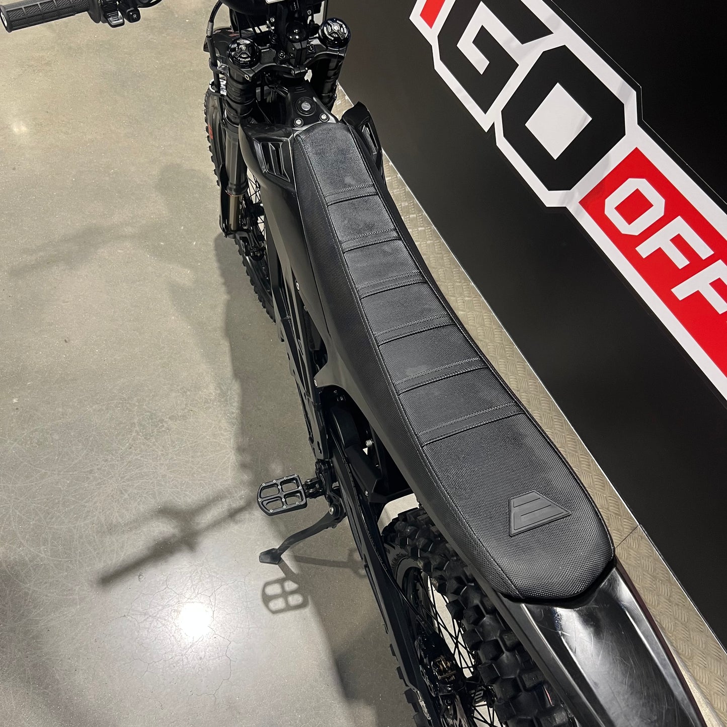 USED E-RIDE PRO SR LONG SEAT 19"/18"