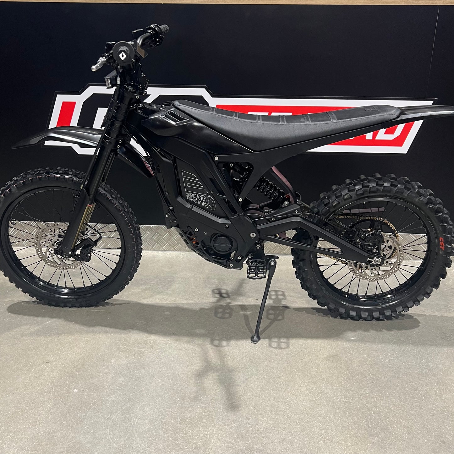 USED E-RIDE PRO SR LONG SEAT 19"/18"