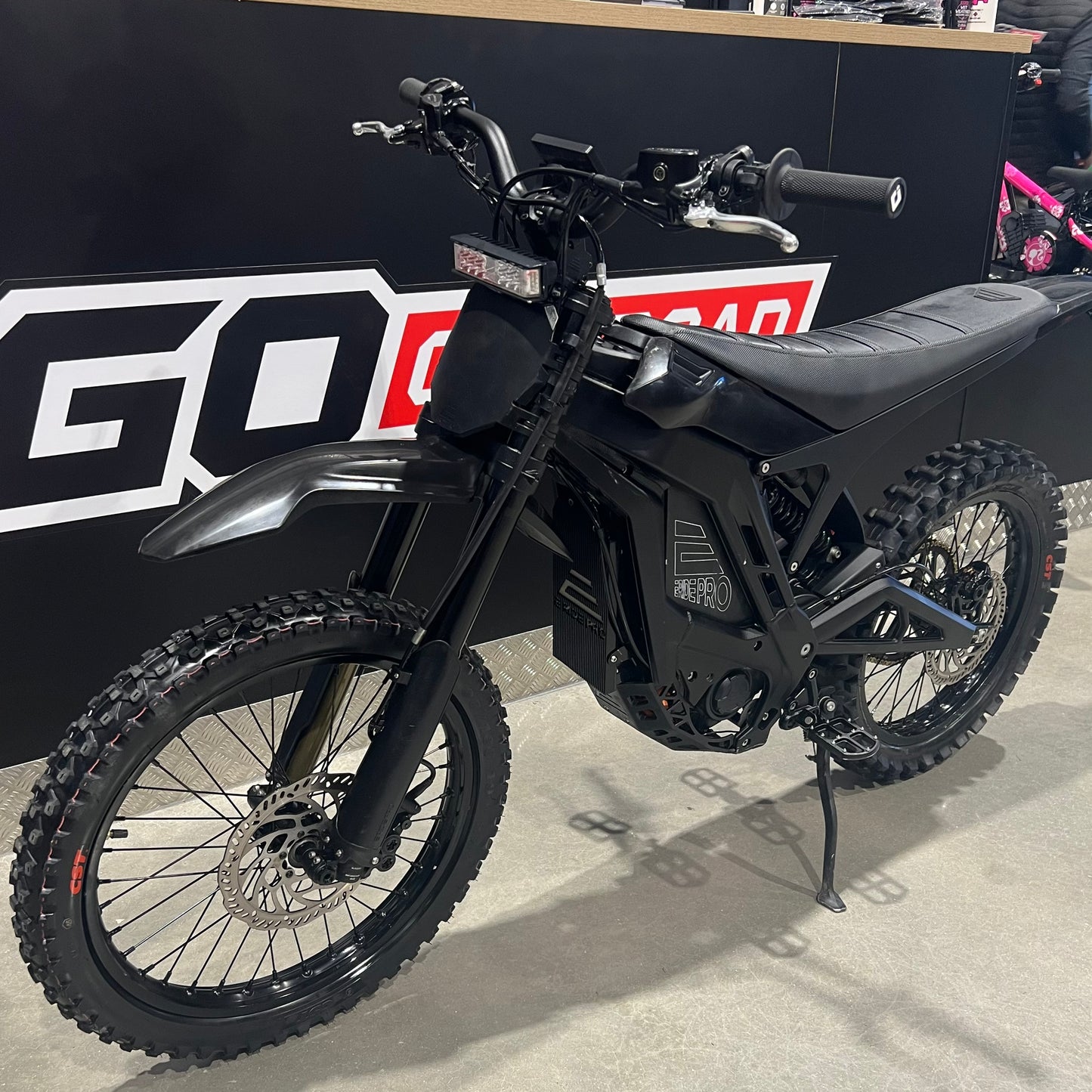 USED E-RIDE PRO SR LONG SEAT 19"/18"
