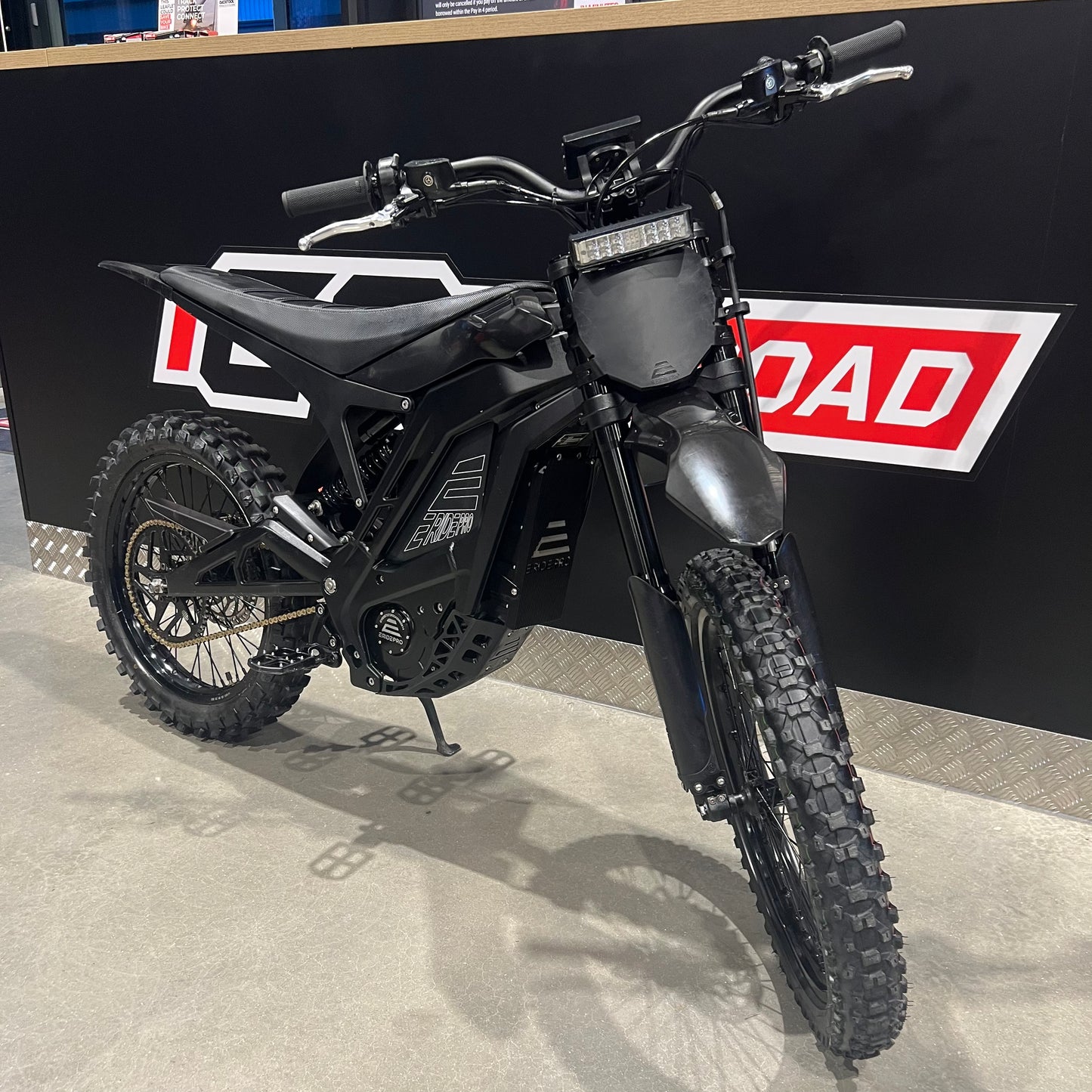 USED E-RIDE PRO SR LONG SEAT 19"/18"