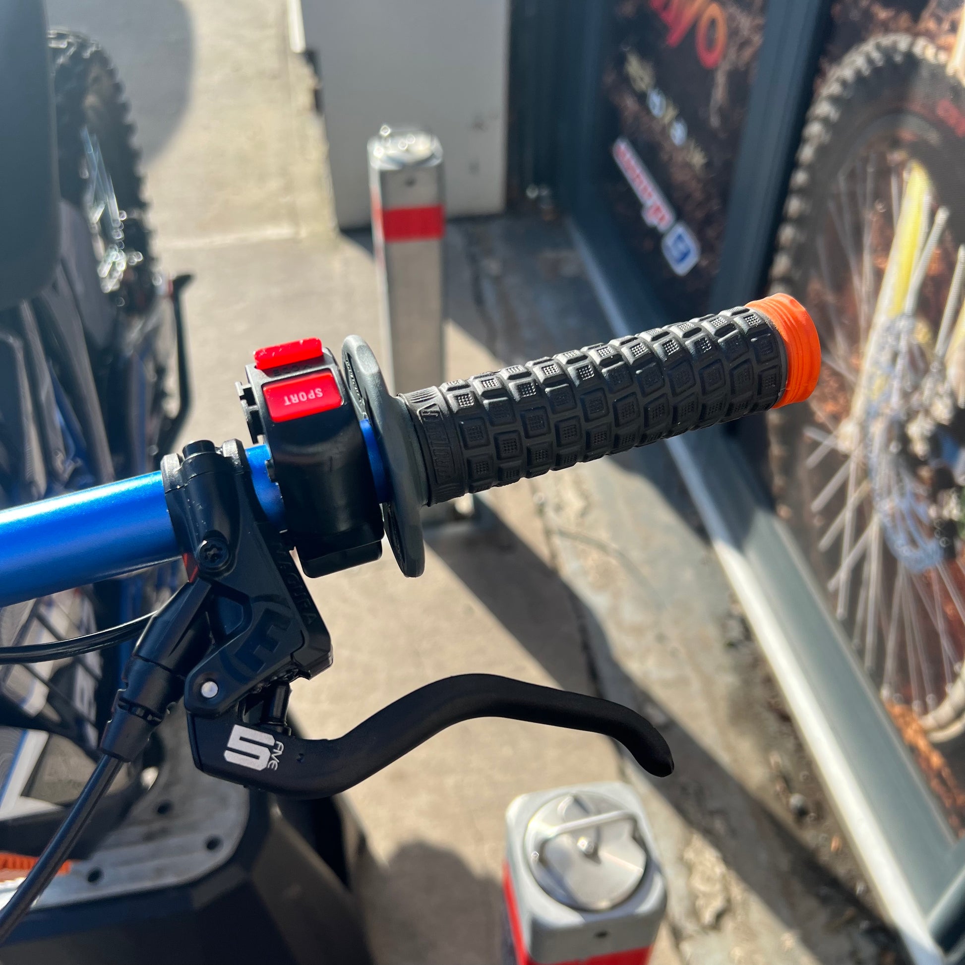 USED SUR RON LIGHT BEE BLUE WITH NUCULAR CONTROLLER - Go Off Road Barnsley