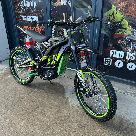 USED 2024 SUR RON LIGHT BEE BLACK & GREEN