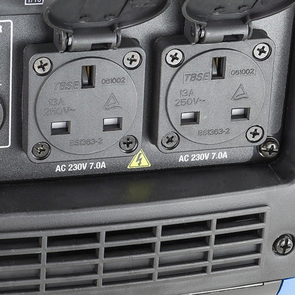 Hyundai 2000W / 2kW Petrol Inverter Generator, Pure Sine Wave Output, Portable Lightweight & Suitcase Style, Low Noise | HY2000Si