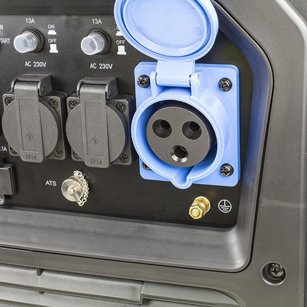 Hyundai 6600W / 6.6kW Petrol Inverter Generator, Remote Keyfob & Electric Start, Wheels & Closed Case Design, DC & USB | HY6500SEi