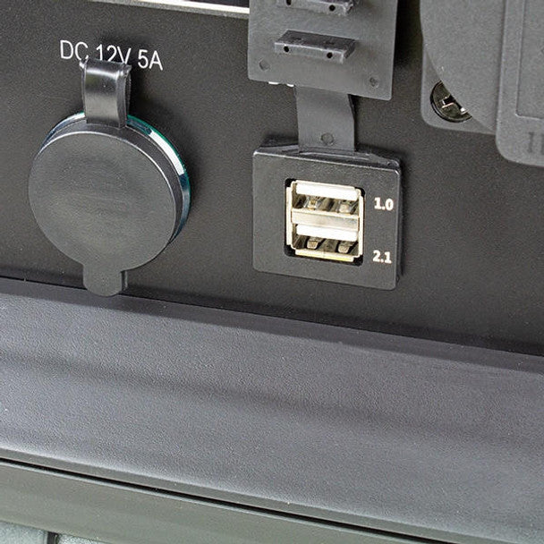 Hyundai 6600W / 6.6kW Petrol Inverter Generator, Remote Keyfob & Electric Start, Wheels & Closed Case Design, DC & USB | HY6500SEi