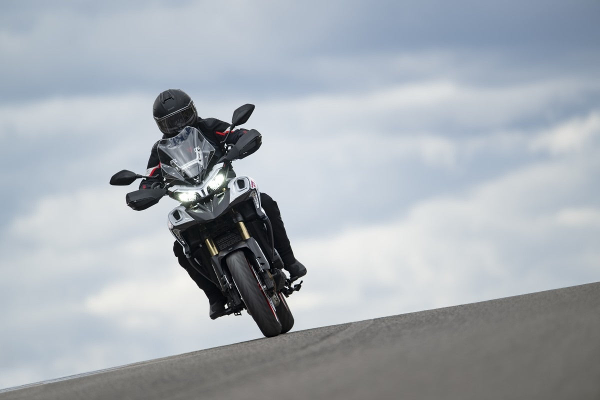 Benelli TRK 902 Stradale