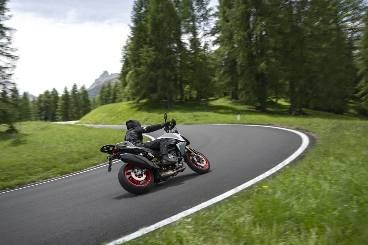 Benelli TRK 902 Stradale