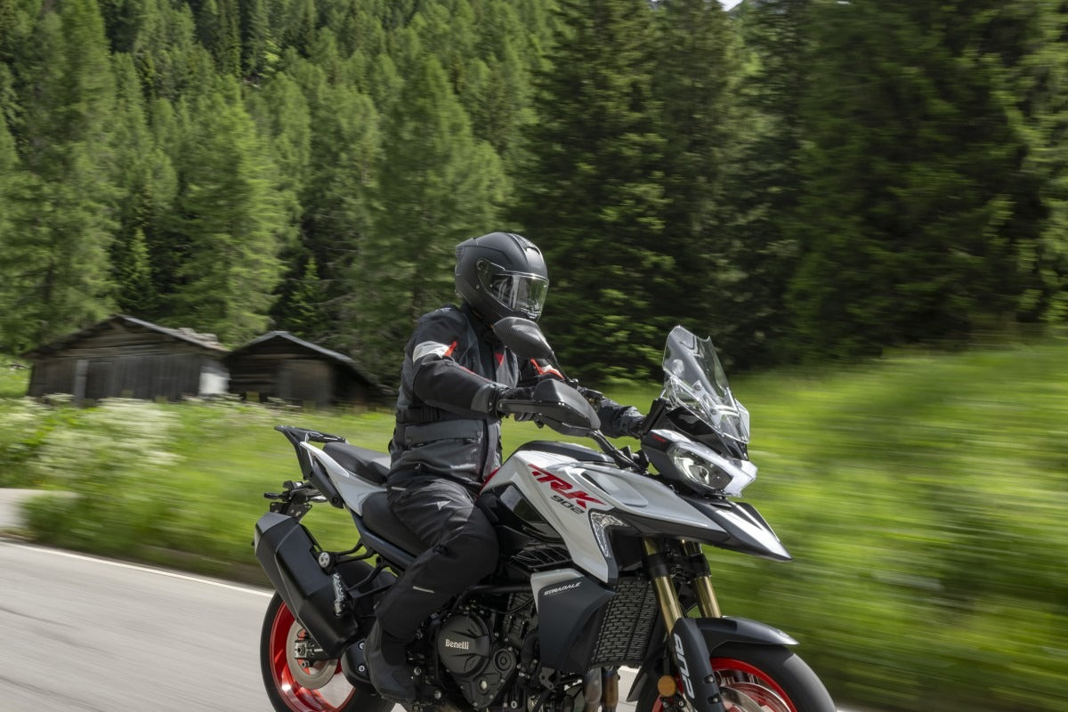 Benelli TRK 902 Stradale