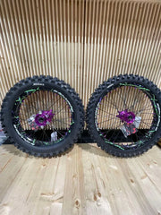 SM PRO ULTRA BEE WHEEL SET 21/18" SPLATTERKOTE GREEN/PURPLE COMBO - Go Off Road Barnsley