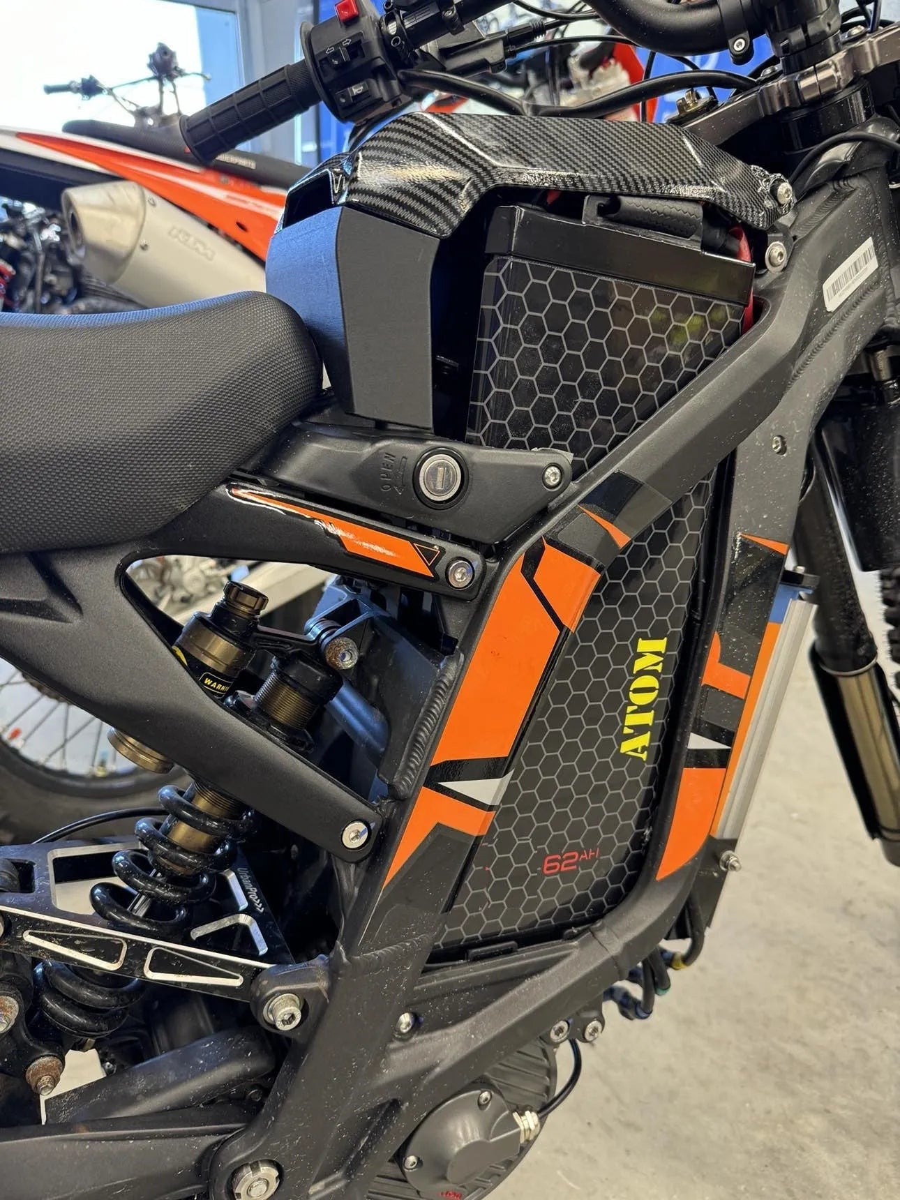 Electron Cycles Sur Ron Battery 72v 4464Wh 62Ah ATOM V2 26KW + Charger