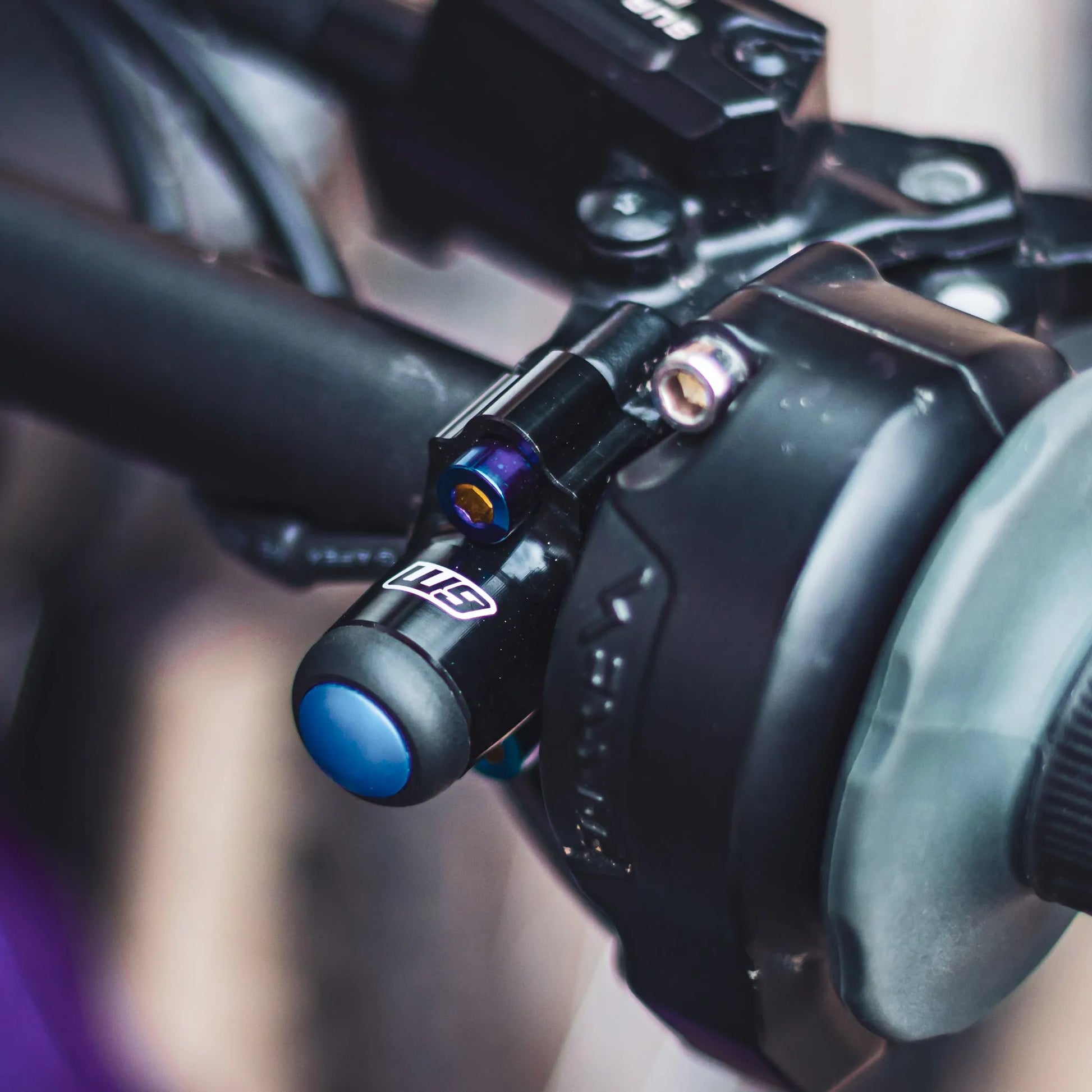 WARP 9 RACING LIGHT SWITCH BUTTON For Sur Ron Light Bee /E-RIDE - Go Off Road Barnsley