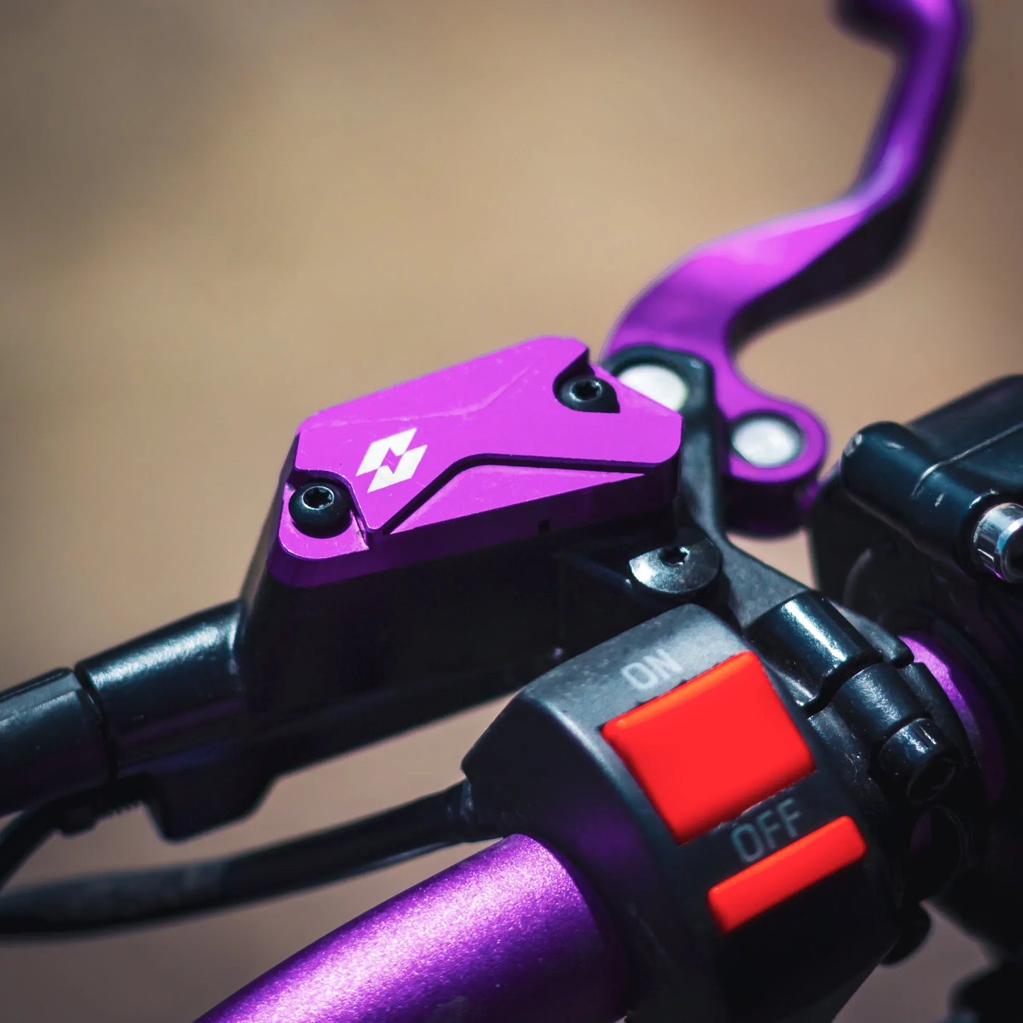 Full-E Charged Brake Reservoir Caps for Light Bee