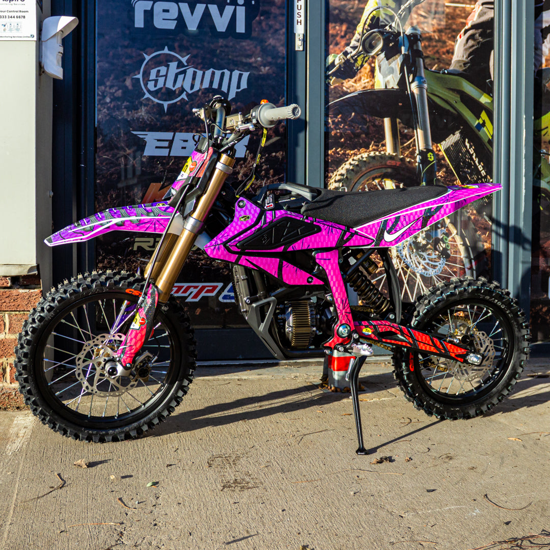 SUR RON HYPER BEE NIKE TN GRAPHICS KIT