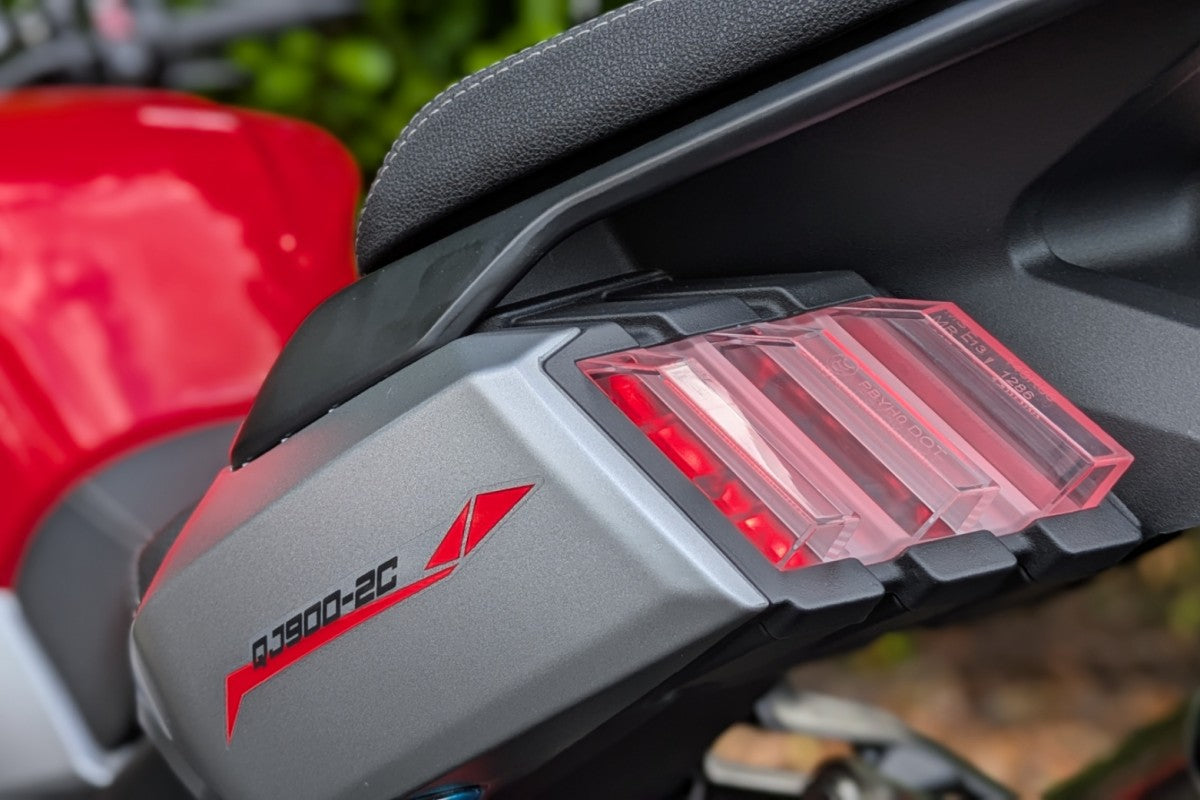 QJMotor SRK 900