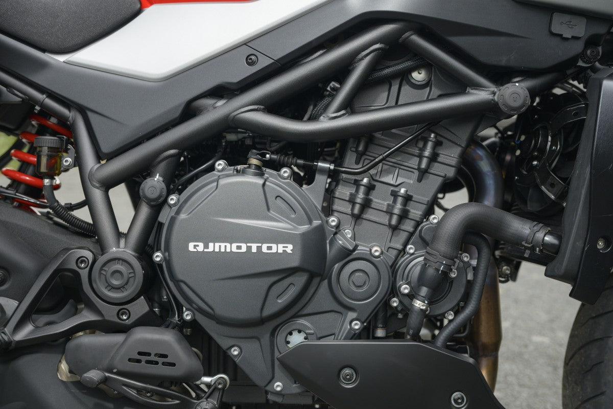 QJMotor SRK 900
