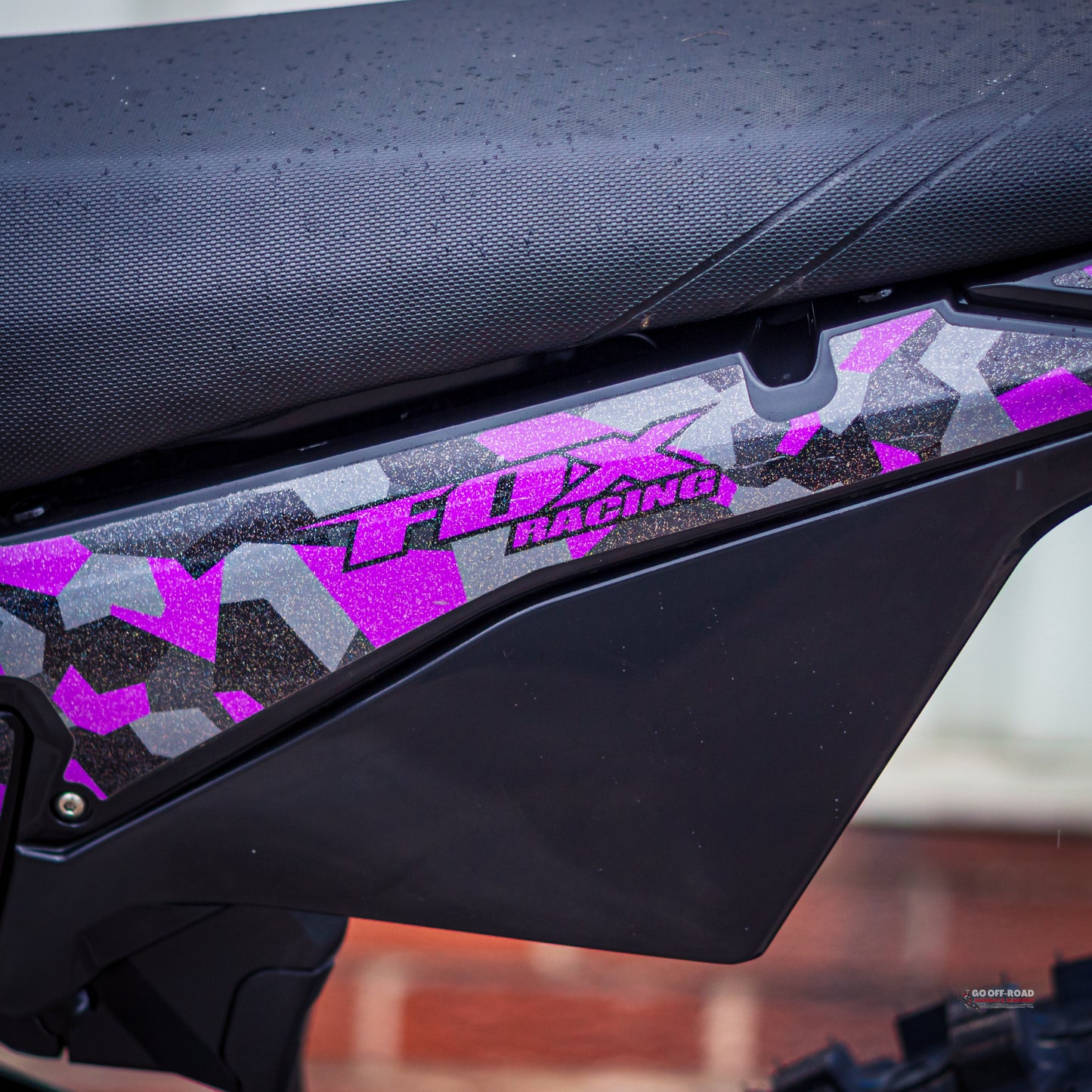 ULTRA BEE FOX RACING FULL COVERAGE GRAPHICS KIT