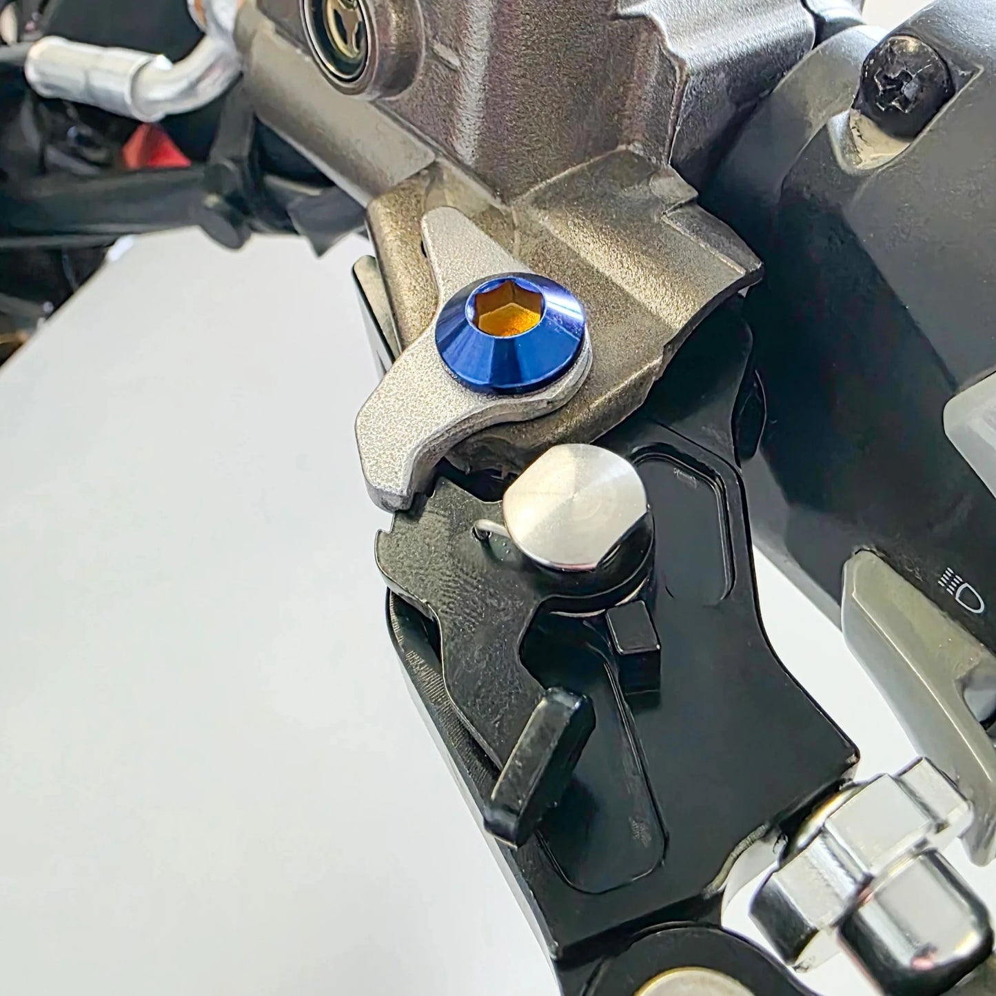 Warp 9 Shorty Style Ultra Bee Lever Pivot Bolts – Titanium Upgrade - Go Off Road Barnsley