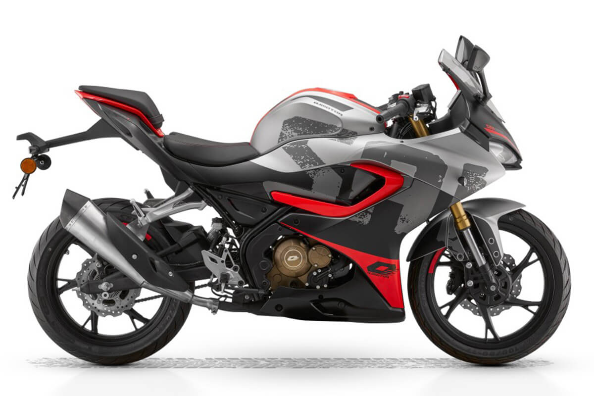 Side profile of QJMotor SRK 125 R sports bike