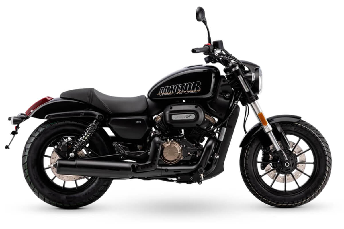 Side view of QJMotor SRV 125 cruiser motorcycle in black
